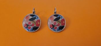 Boucles d oreilles dormeuses taratata pivoines excellent état