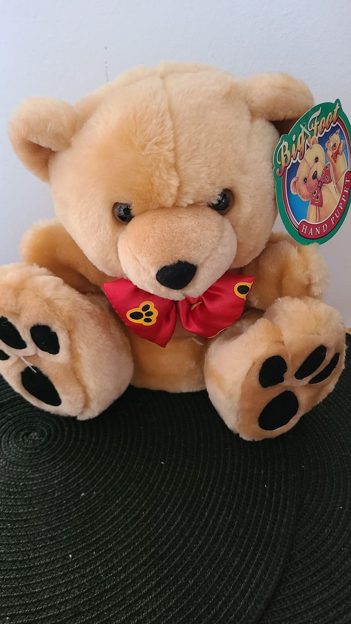 doudou ours big foot hand puppet