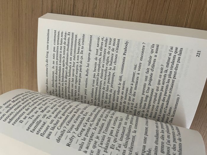 Crime en lettres d'or - Nora Roberts - photo numéro 6