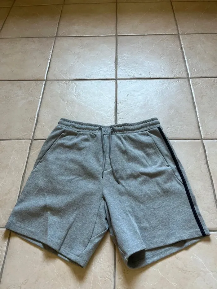 Short homme pull & bear