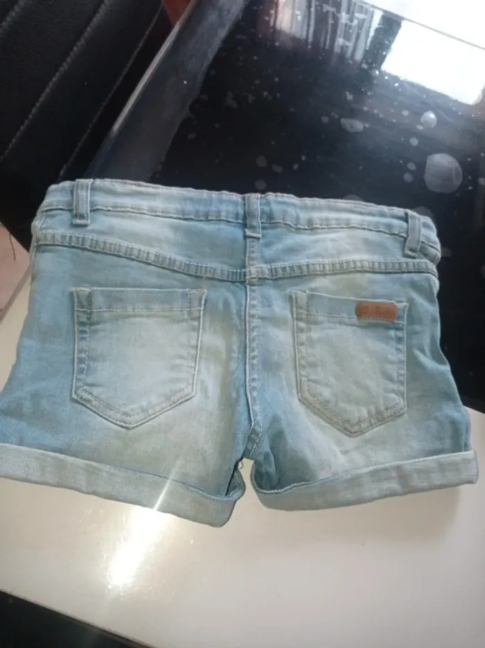 Petit short en jean bleu - photo numéro 2
