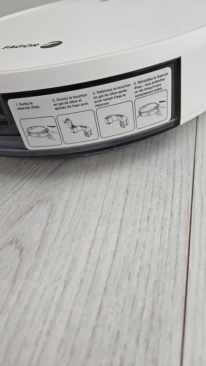 Aspirateur laveur automatique - photo numéro 7