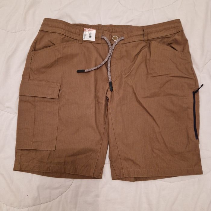 Short cargo homme Forclaz de chez Décathlon, Taille 52, Neuf avec étiquette