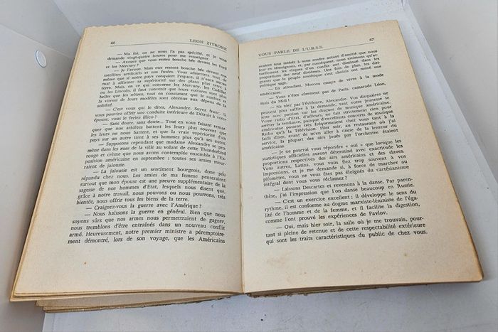 "Léon Zitrone vous parle de l'U.R.S.S. Interviews libres en Union Soviétique".
296 pages - photo numéro 9
