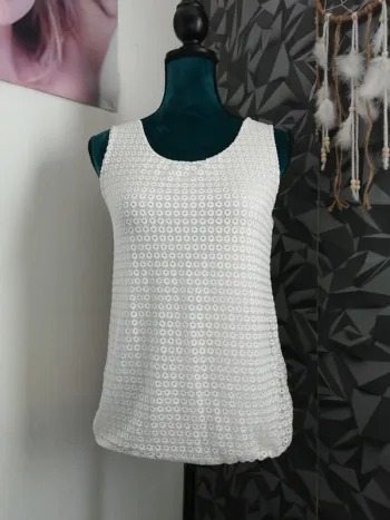 Top blanc crème en dentelle graphique / sans marque / (TU)