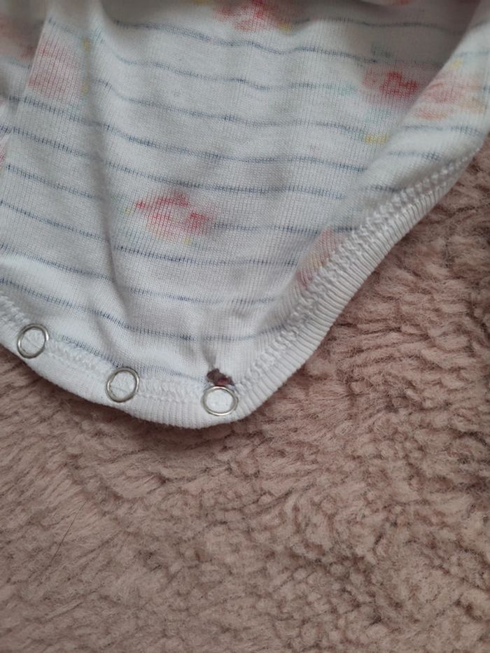 Lot de deux bodies petit bateau 18 mois - photo numéro 2