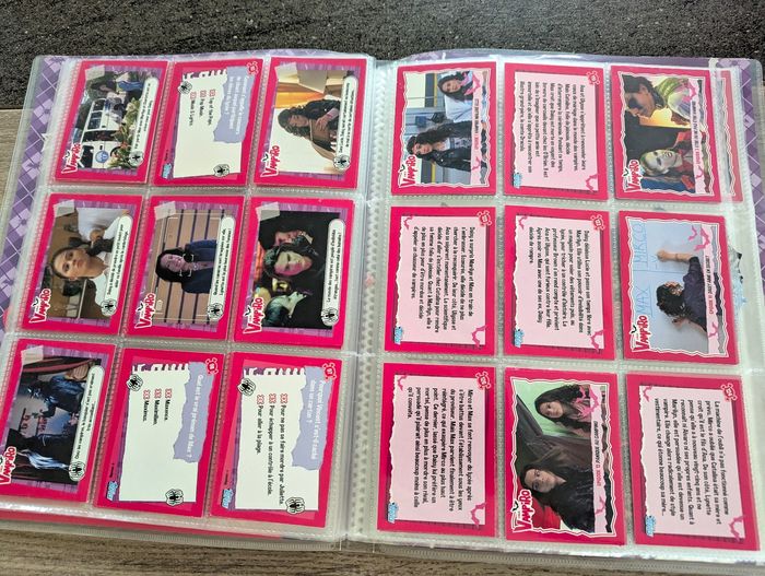 Vend classeur avec cartes collection chica vampiro
Voir photos pour voir la totalité des cartes présentes - photo numéro 7