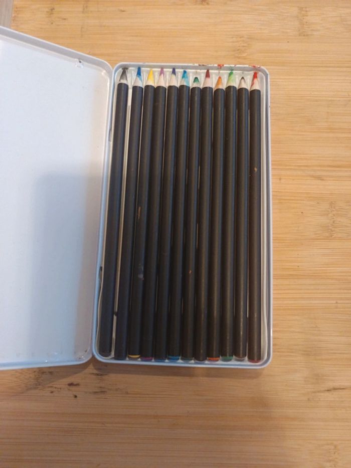 Boite de 12 crayons de couleur - photo numéro 2