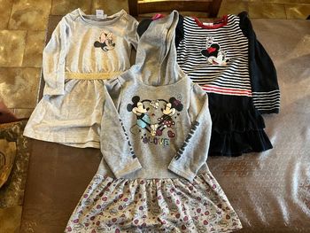 Lot 3 robes épaisses minnie 5 ans