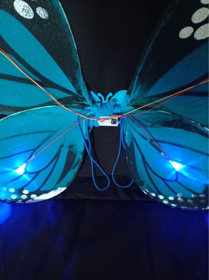 Deguisement papillon bleu LED 3-6ans - photo numéro 4