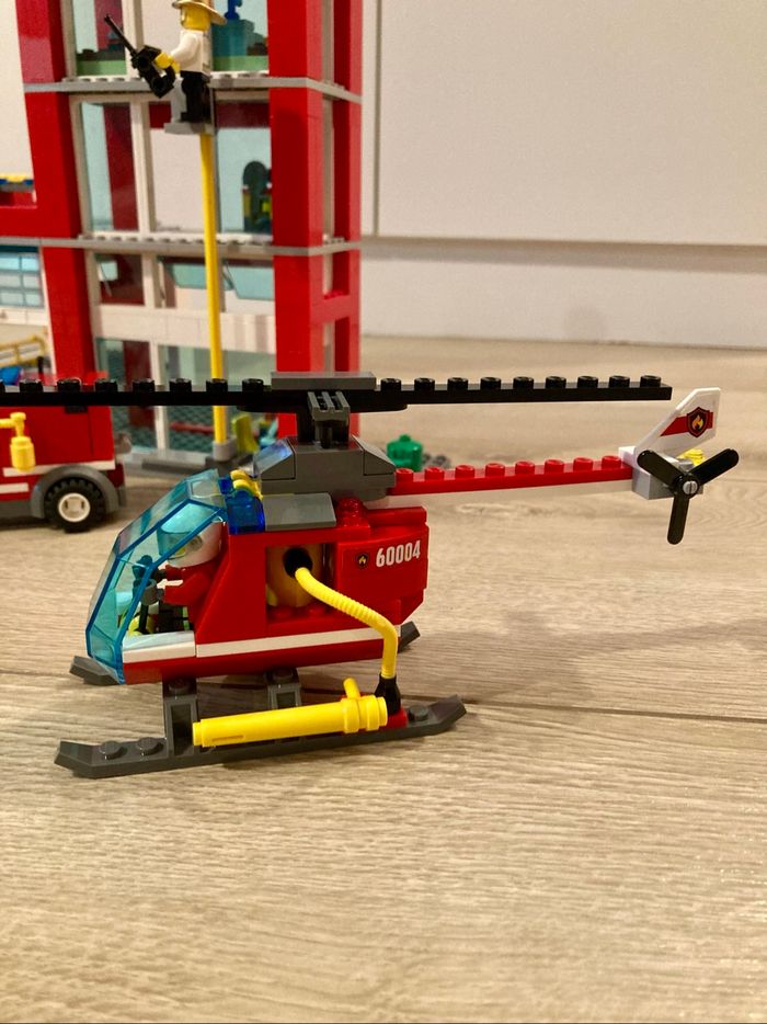 Lego City 60004 - La caserne des pompiers - photo numéro 10
