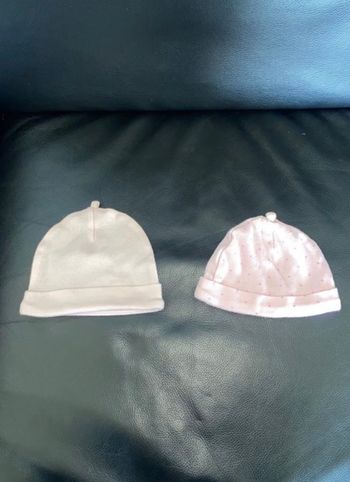 Lot de 2 bonnets fille.