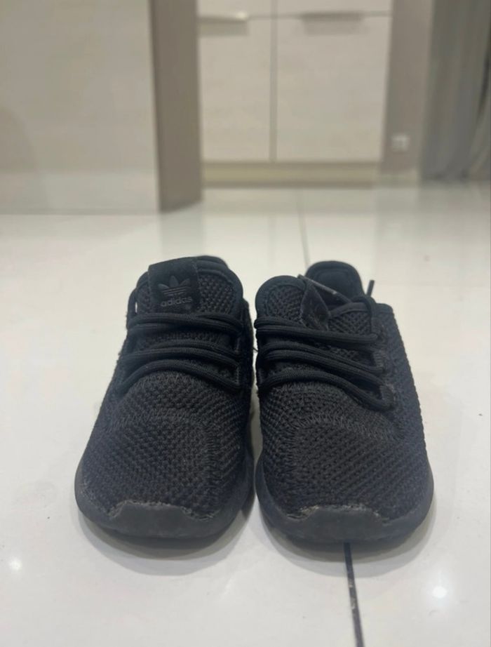 Basket adidas enfant taille 23 - photo numéro 2