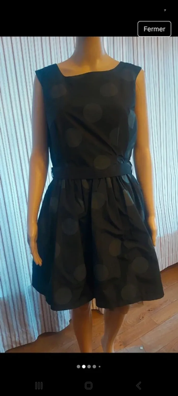 Robe Naf Naf noire avec jupon fr42 parfait état - photo numéro 2