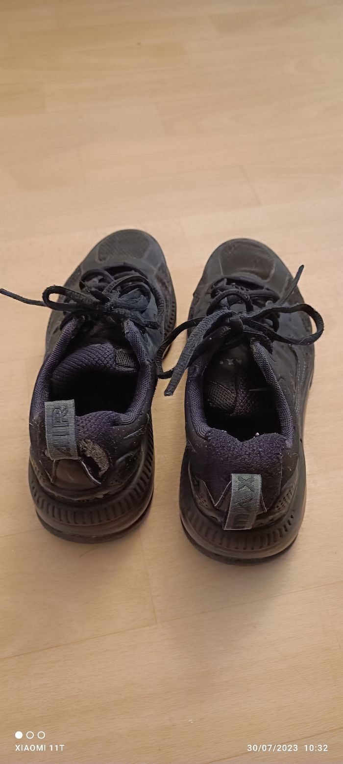 Basket garçon pointure 35,5 air max noir - photo numéro 2