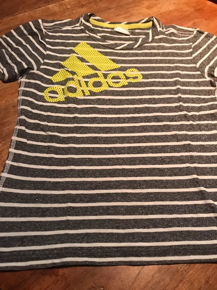 Tee-shirt Adidas 9ans - photo numéro 2