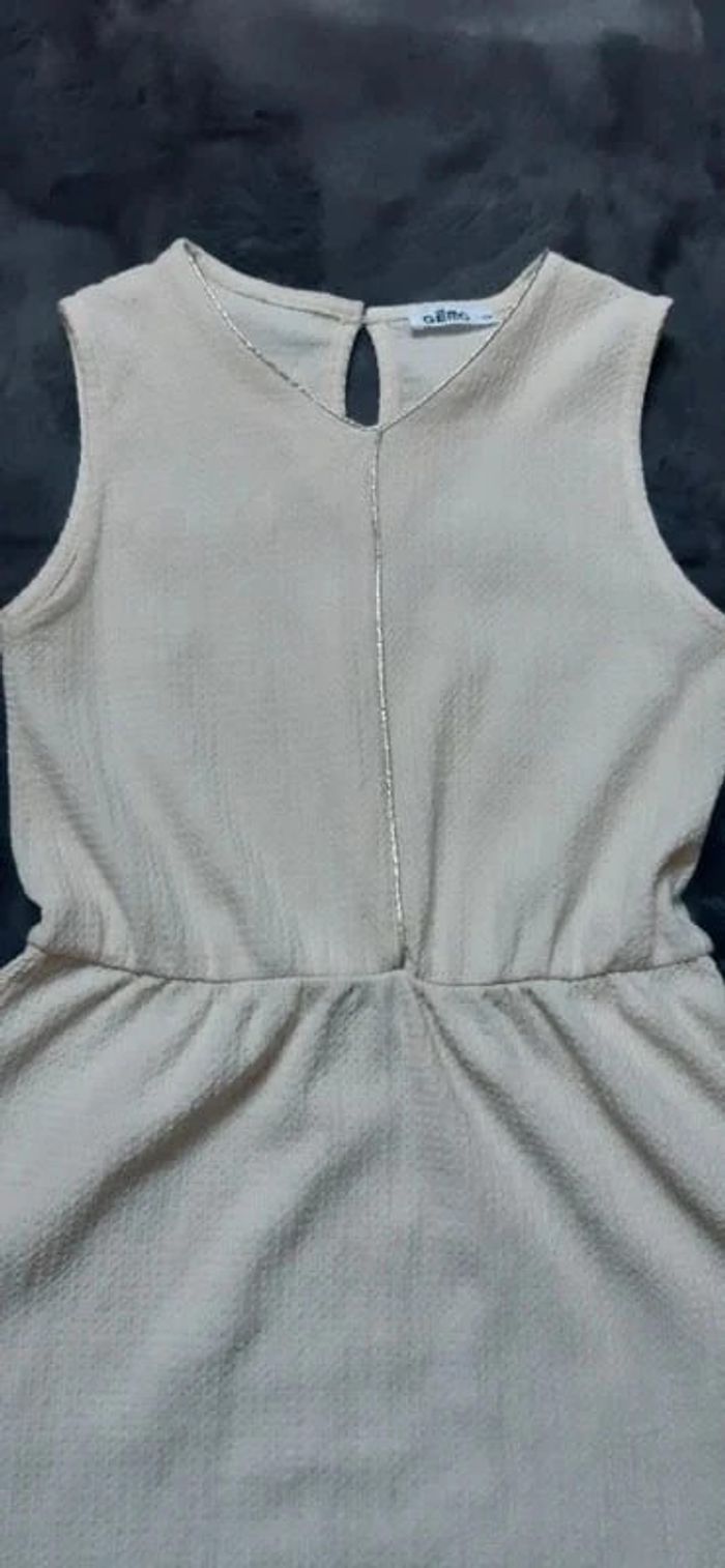 Robe gémo crème/dorée 10 ans état neuve - photo numéro 3