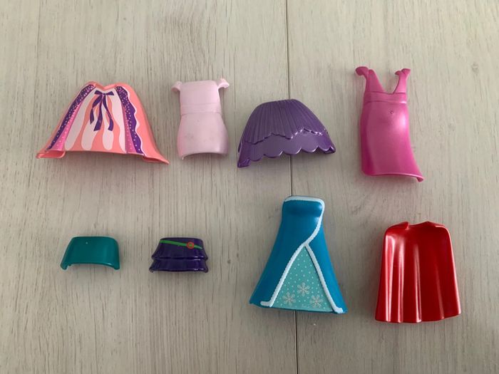 Lot de pièces de vêtements Playmobil