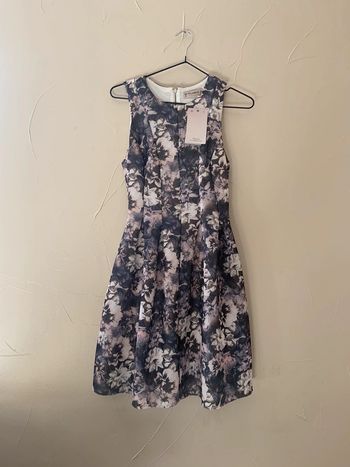 Femme 👩 Robe pull&bear a fleurs neuve taille S