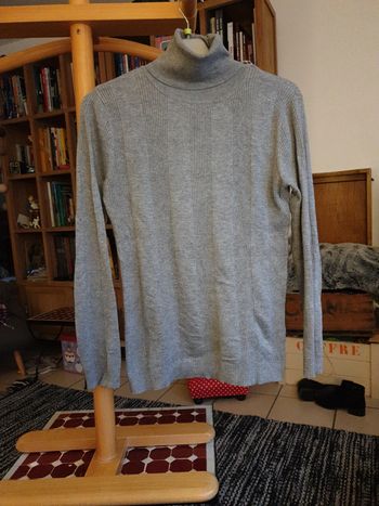 Pull col roulé taille 42/ 44