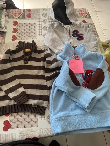 Lot de pull  veste 3 ans