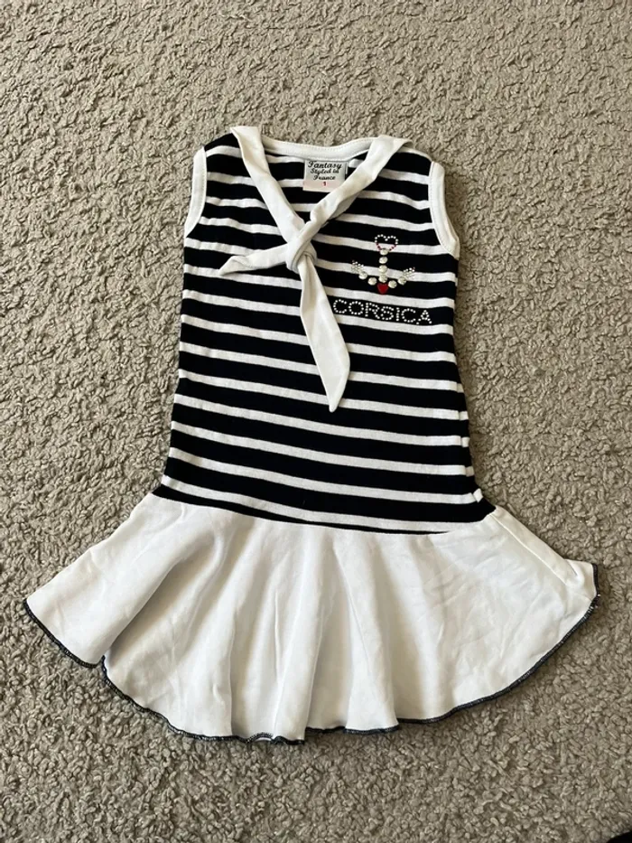 Robe noir et blanche