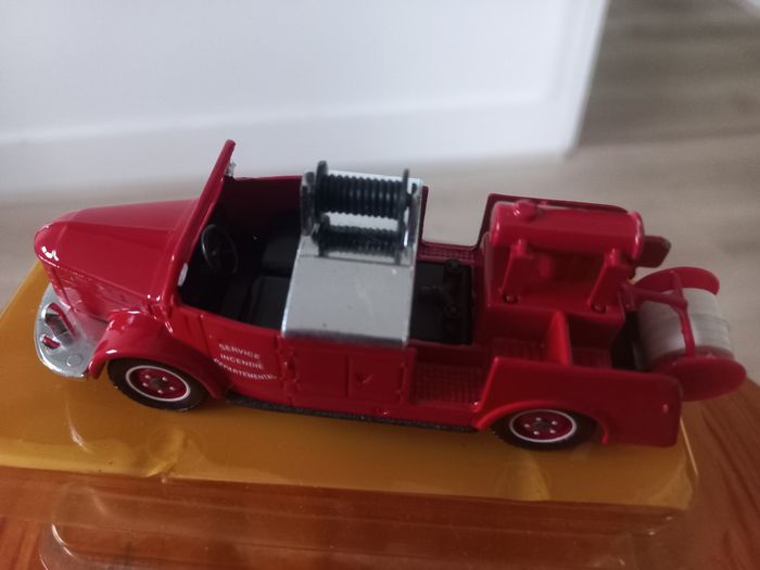 Lot  véhicule miniature pompiers - photo numéro 3