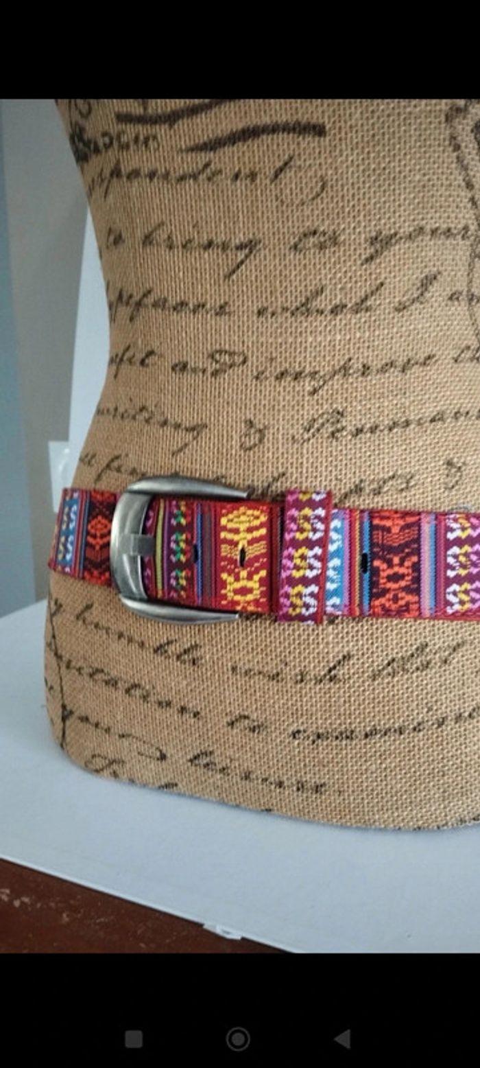 Ceinture rouge avec motifs colorés 90 cm - photo numéro 3