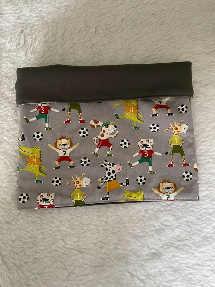 Snoods gris foncé animaux footballeur