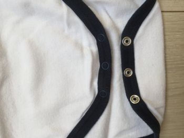 2 Bodies 12 mois - photo numéro 5