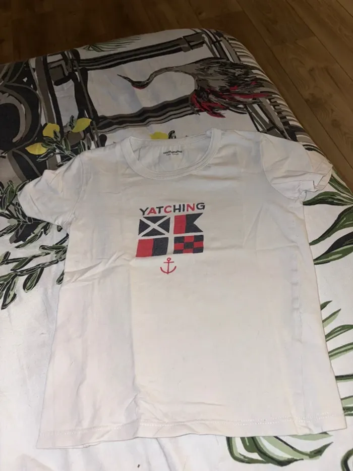 tee shirt