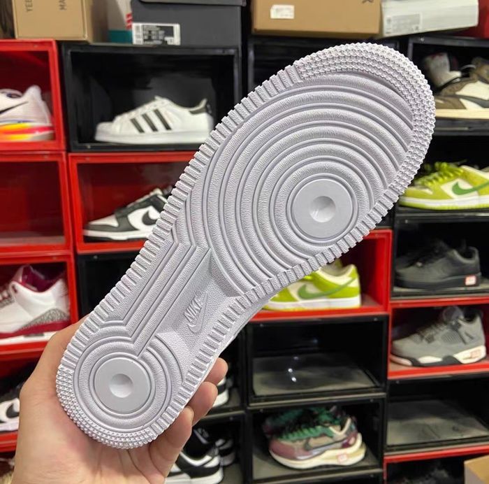 Nike Air Force 1 Low '07 White - photo numéro 4