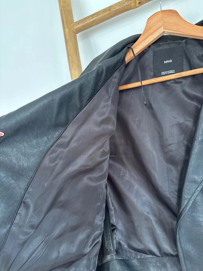 Veste en cuir noire - mango taille M - photo numéro 4