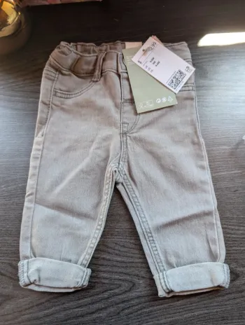 Jean court 6 mois neuf h&m