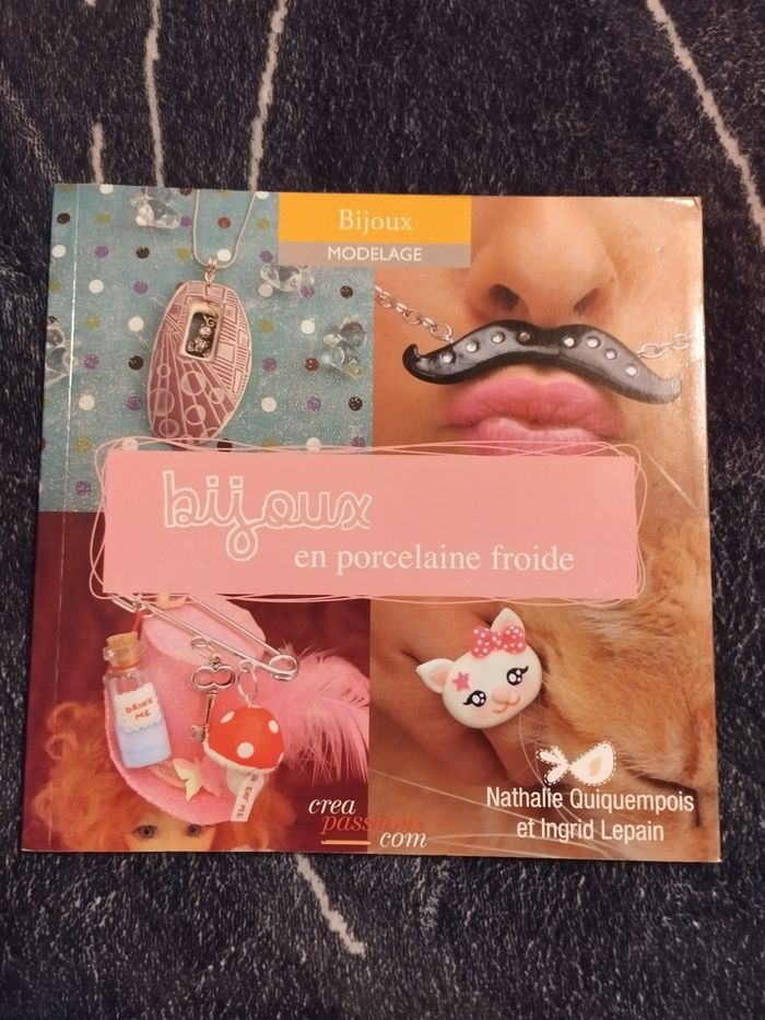 Livre Bijoux en porcelaine froide