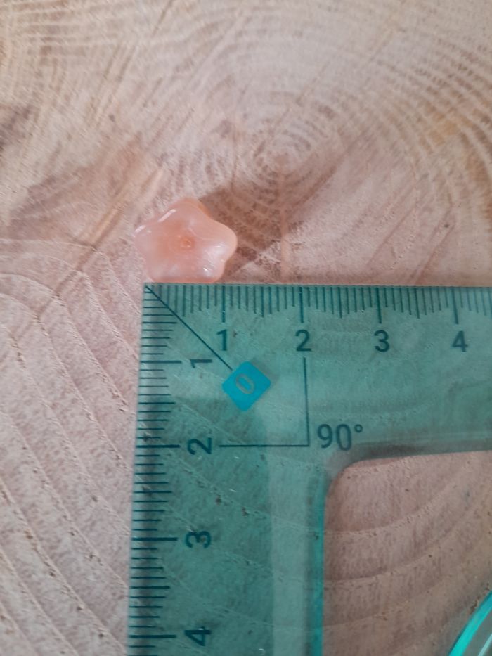 Lot de 50 perles en verre fleurs marron, transparente, roses, blanches, saumon,vertes - photo numéro 3