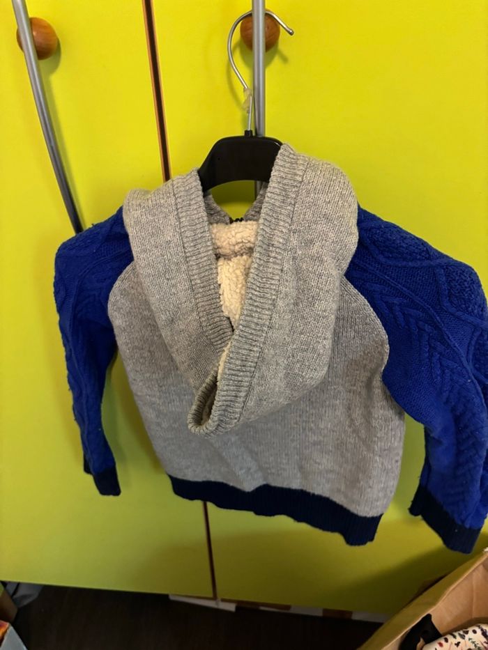 Veste en laine a tresse garçon - photo numéro 3