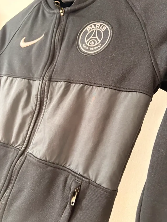 Veste PSG Nike • 7-8ans - photo numéro 2