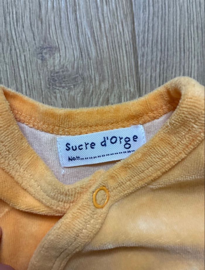 Pyjama velours Sucre d’Orge 1 mois – Jaune orangé, petits lapins - photo numéro 3