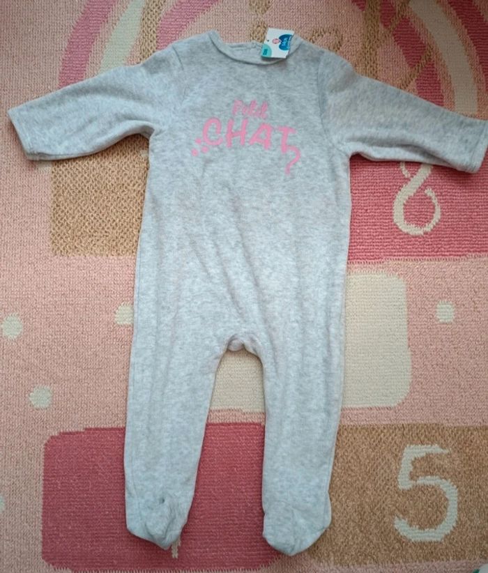 Lot de vêtements bébé fille taille 12 mois - photo numéro 8