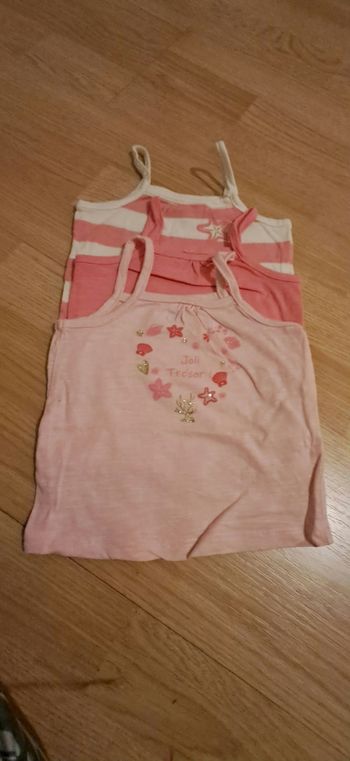 Lot de 3 débardeurs neufs