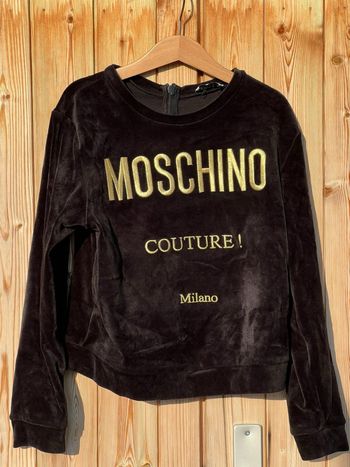Sweat, velours, doux, 10 ans, moschino Parfait état 30 €