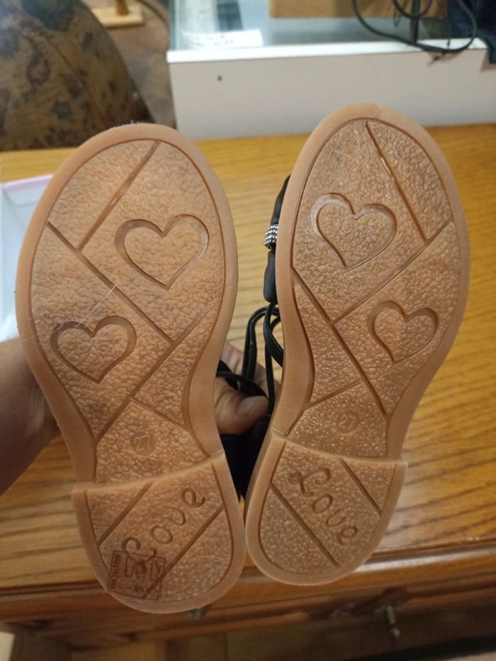 Chaussures ouvertes Neuf taille 27 - photo numéro 4