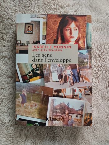 Les gens dans l'enveloppe