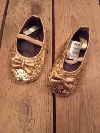 Chaussures dorées