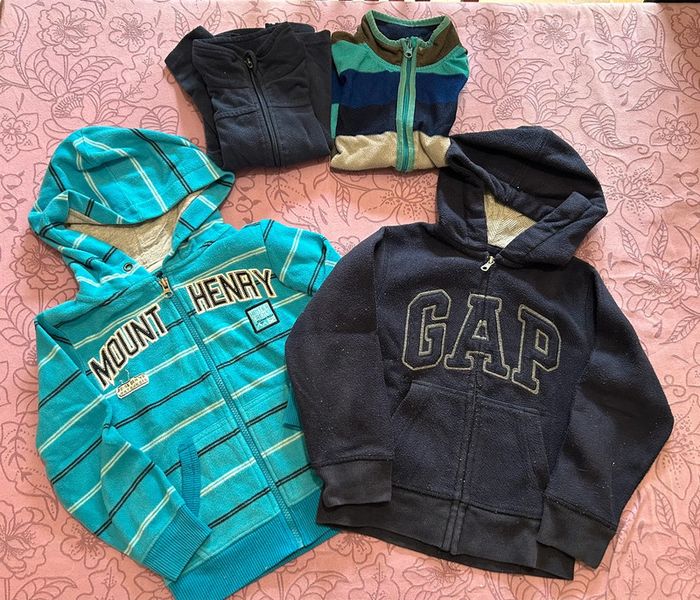 Lot 4 gilets polaire taille 5 ans