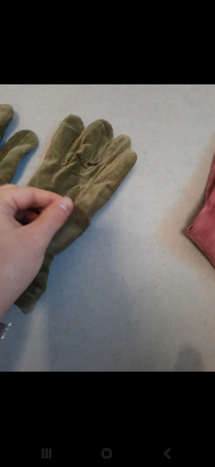 gant type velour vert - photo numéro 3