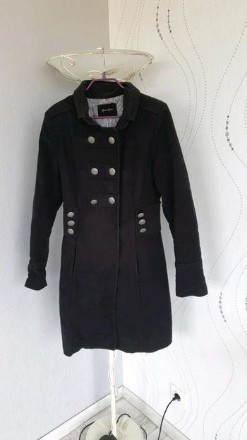 Veste mi-longue (longueur 90 cm) de couleur noire Taille 38