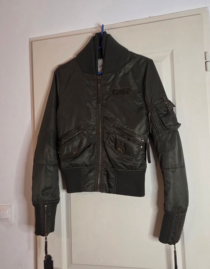 Blouson bomber KAPORAL femme T.M (38/40) – Kaki Rock & Roll – Broderies dos – Très bon état ! - photo numéro 9