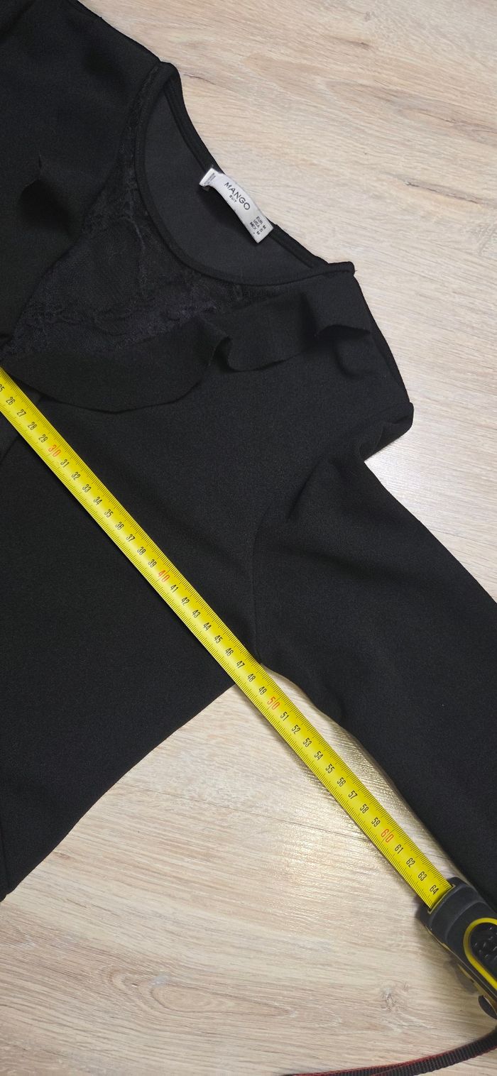 Robe Mango taille M noir en très bon état dentelle et froufrou - photo numéro 8